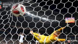 Bola masuk gawang Inggris