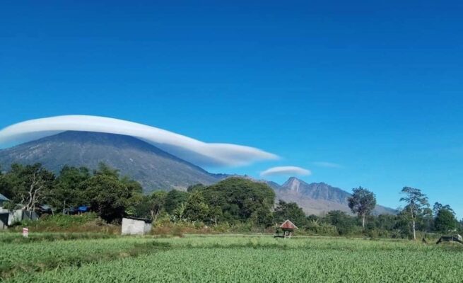 Fenomena Topi Awan