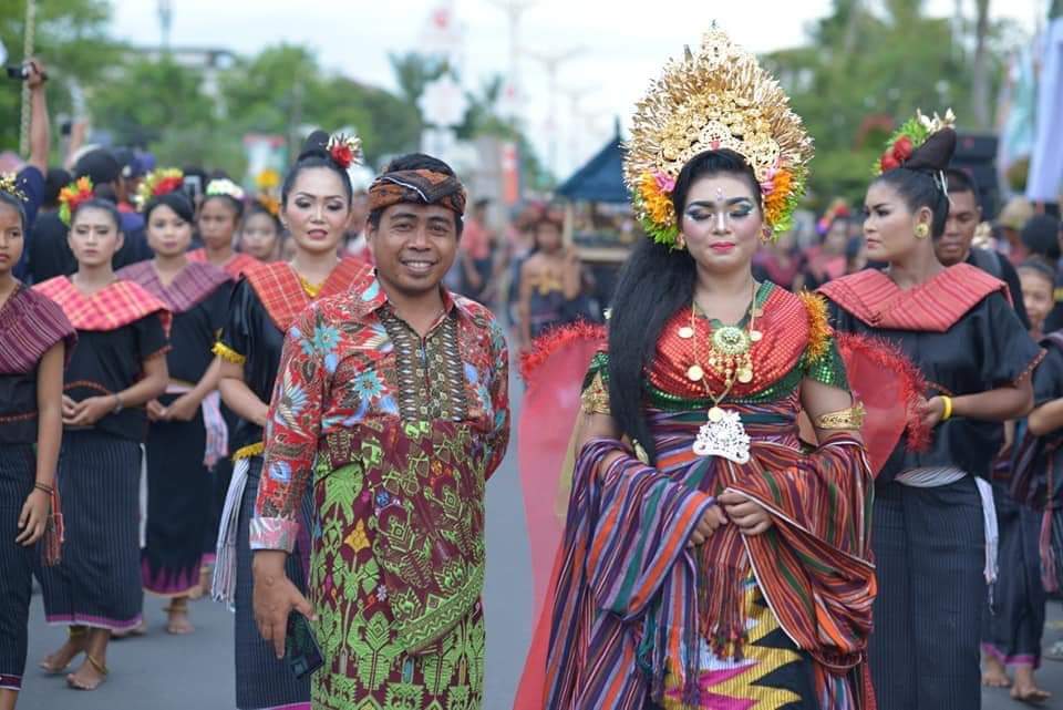 Lalu Kedim Marzuki Yahya, S. Pd.I saat mengikuti festival Bau Nyale di Praya